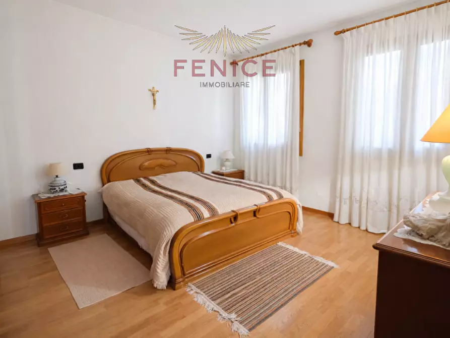 Immagine 15 di Villa in vendita  in via Tezzon 4 a Montebelluna