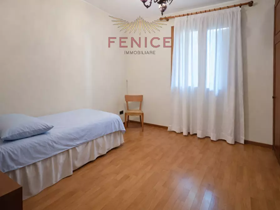 Immagine 16 di Villa in vendita  in via Tezzon 4 a Montebelluna