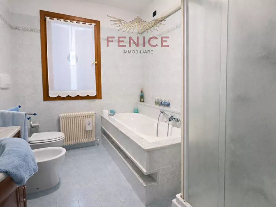 Immagine 20 di Villa in vendita  in via Tezzon 4 a Montebelluna