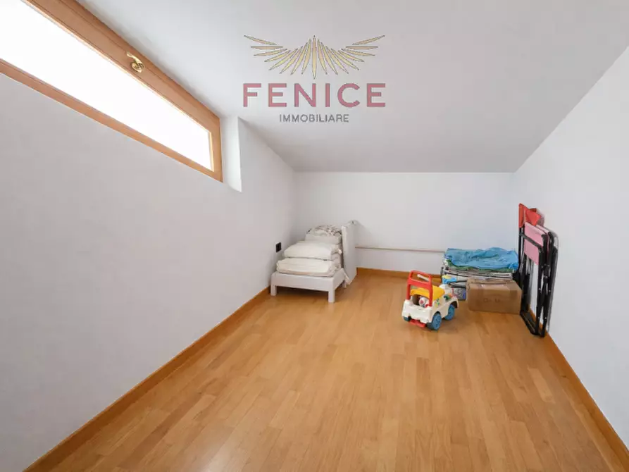 Immagine 29 di Villa in vendita  in via Tezzon 4 a Montebelluna