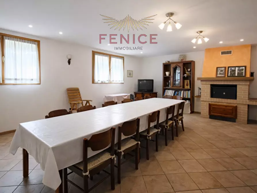Immagine 31 di Villa in vendita  in via Tezzon 4 a Montebelluna