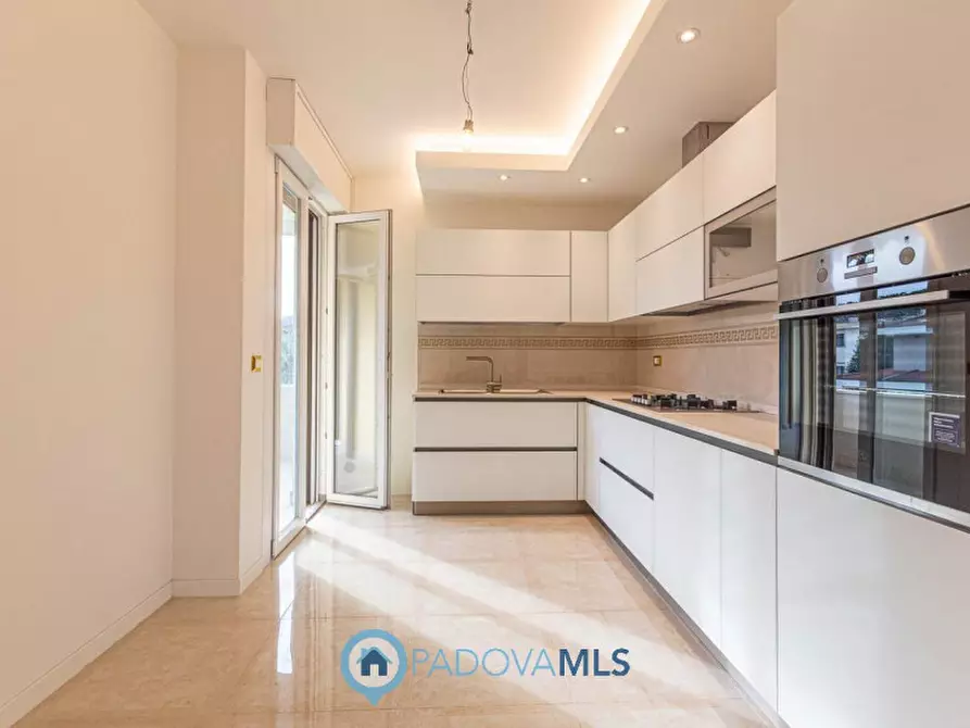 Immagine 11 di Appartamento in vendita  in Via Andrea Previtali a Abano Terme