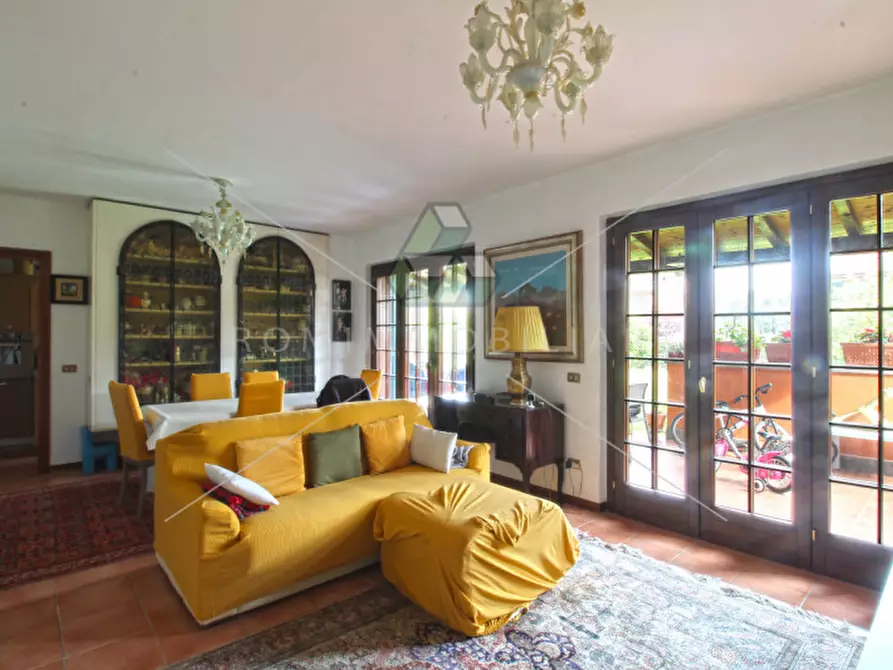 Immagine 10 di Villa in vendita  in Via Maurice Ravel a Roma