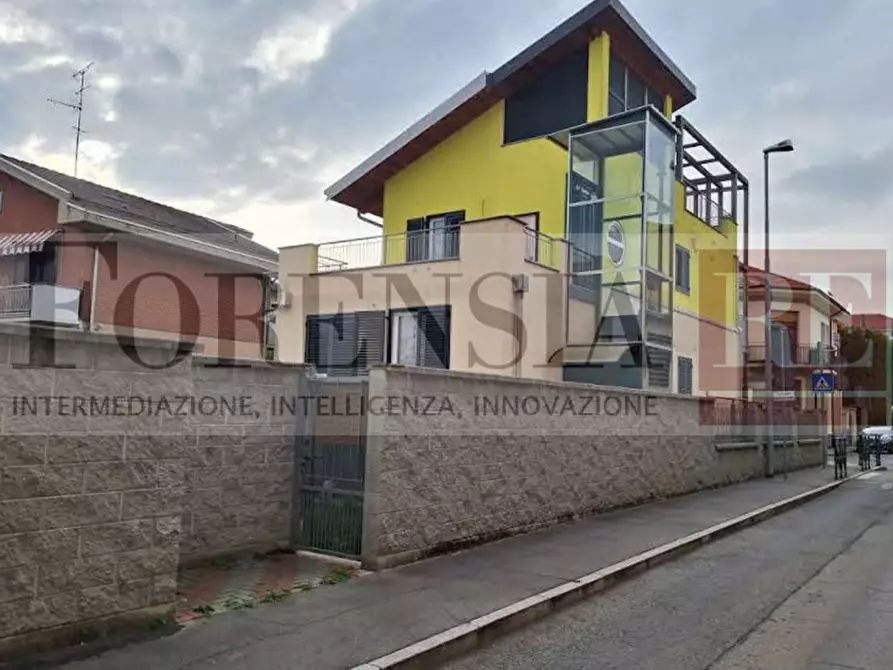 Immagine 1 di Villa in vendita  in Via Fratelli Bandiera, 1 a Grugliasco