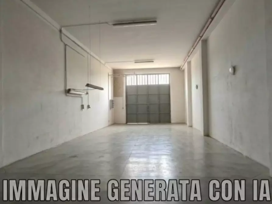Immagine 3 di Magazzino in vendita  in Via degli Astronauti a Fasano