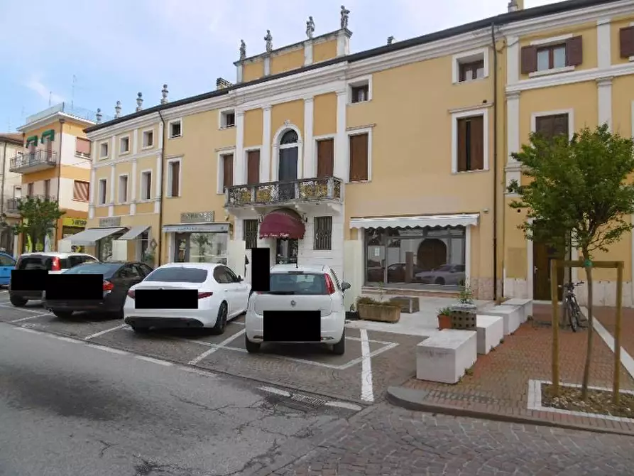 Immagine 1 di Negozio in vendita  in Via Paride da Cerea a Cerea