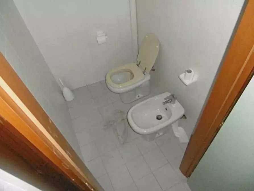 Immagine 11 di Negozio in vendita  in Via Paride da Cerea a Cerea