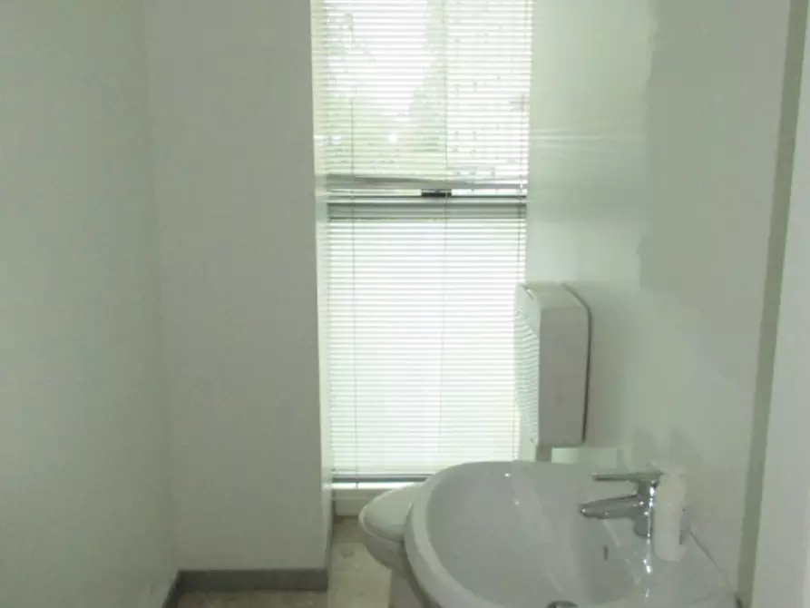 Immagine 10 di Ufficio in affitto  in via marconi a Cadoneghe