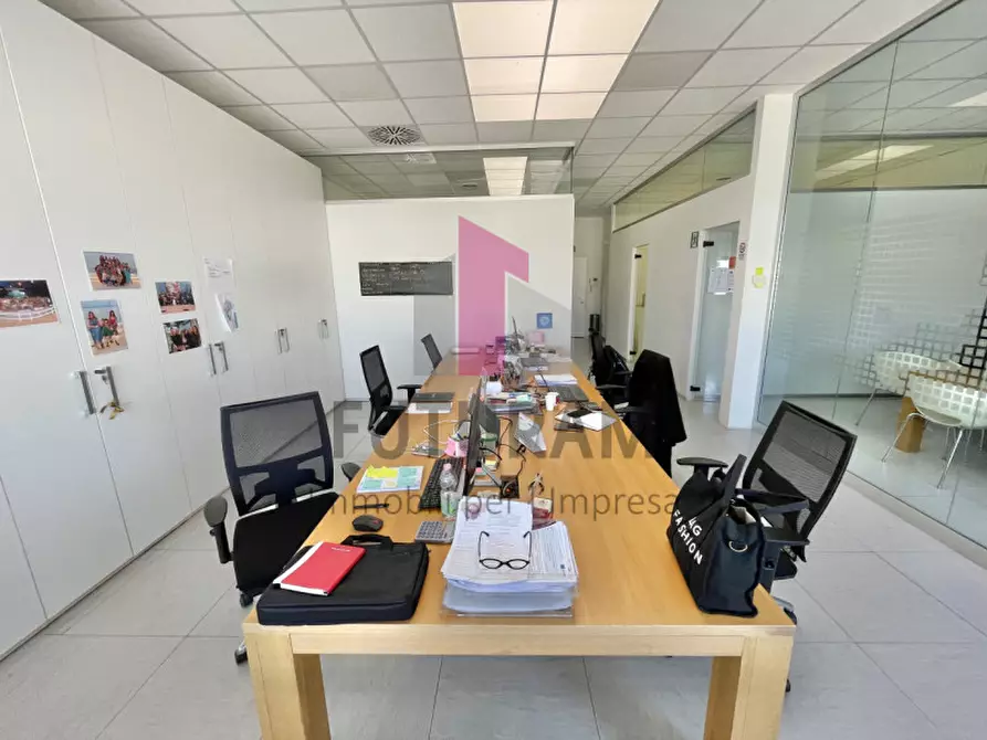 Immagine 6 di Ufficio in vendita  a Vicenza