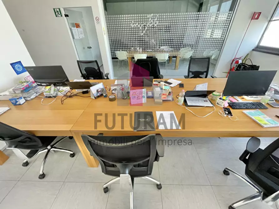 Immagine 8 di Ufficio in vendita  a Vicenza