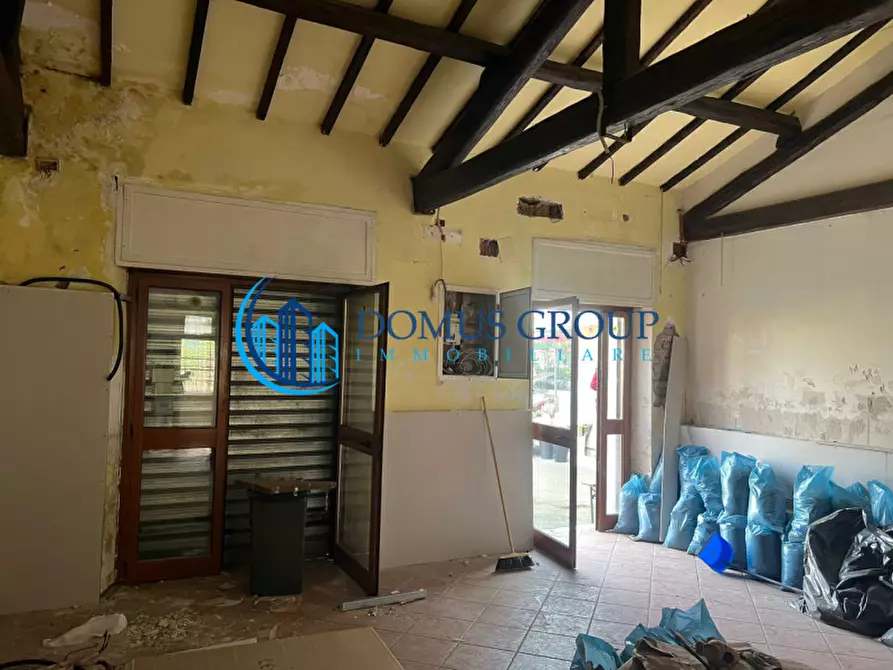 Immagine 3 di Negozio in vendita  in VIA CORNELIA a Roma