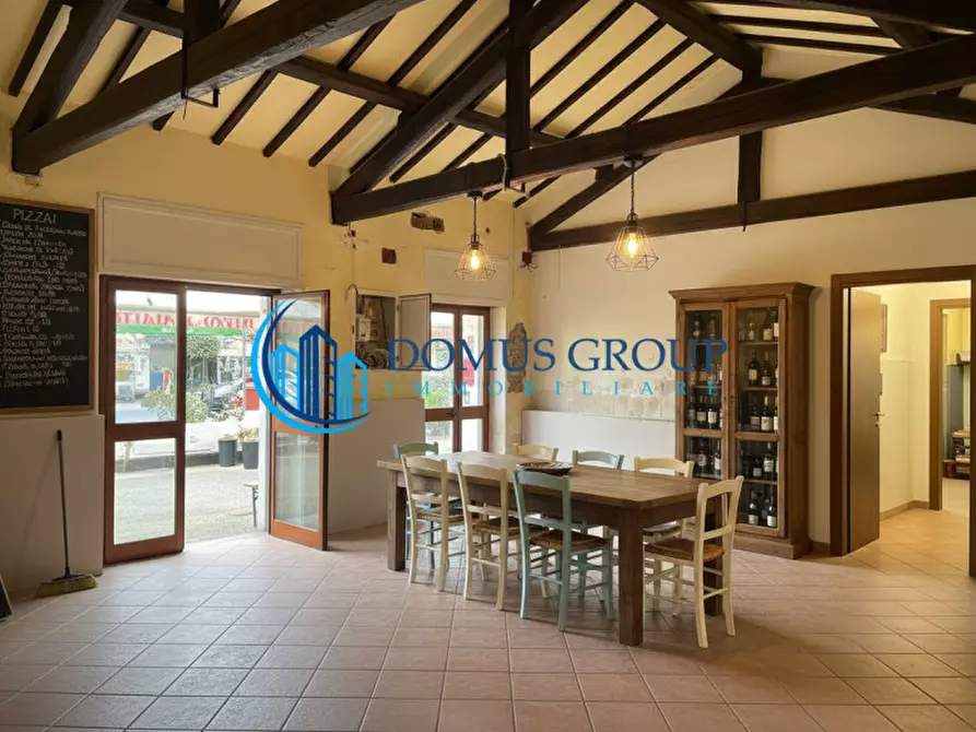 Immagine 4 di Negozio in vendita  in VIA CORNELIA a Roma