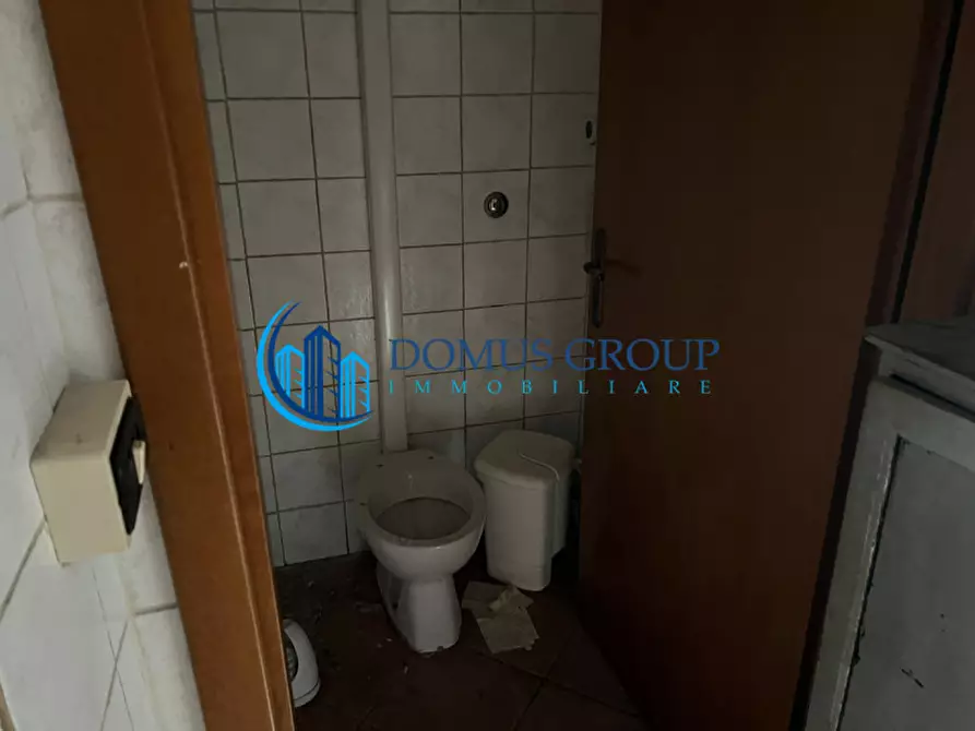 Immagine 13 di Negozio in vendita  in VIA CORNELIA a Roma