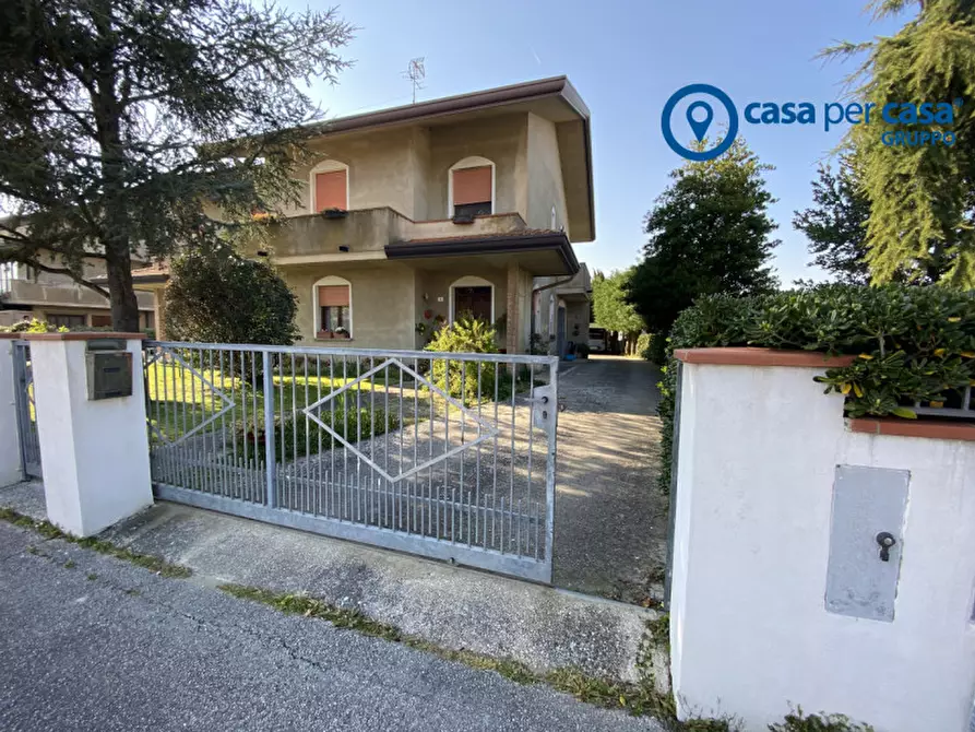 Immagine 2 di Casa bifamiliare in vendita  in Donzella, Via Pertini a Porto Tolle