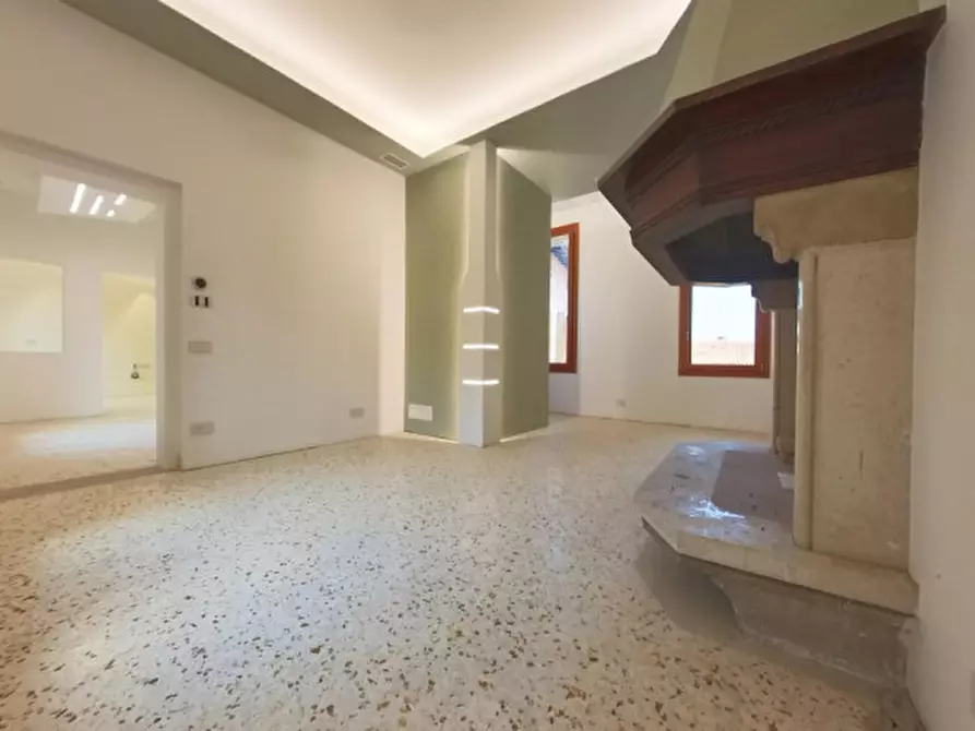 Immagine 10 di Palazzo in vendita  in Via Carrarese a Montagnana