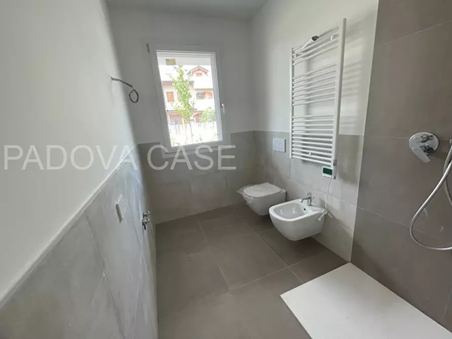 Immagine 13 di Appartamento in vendita  in via comino a Padova