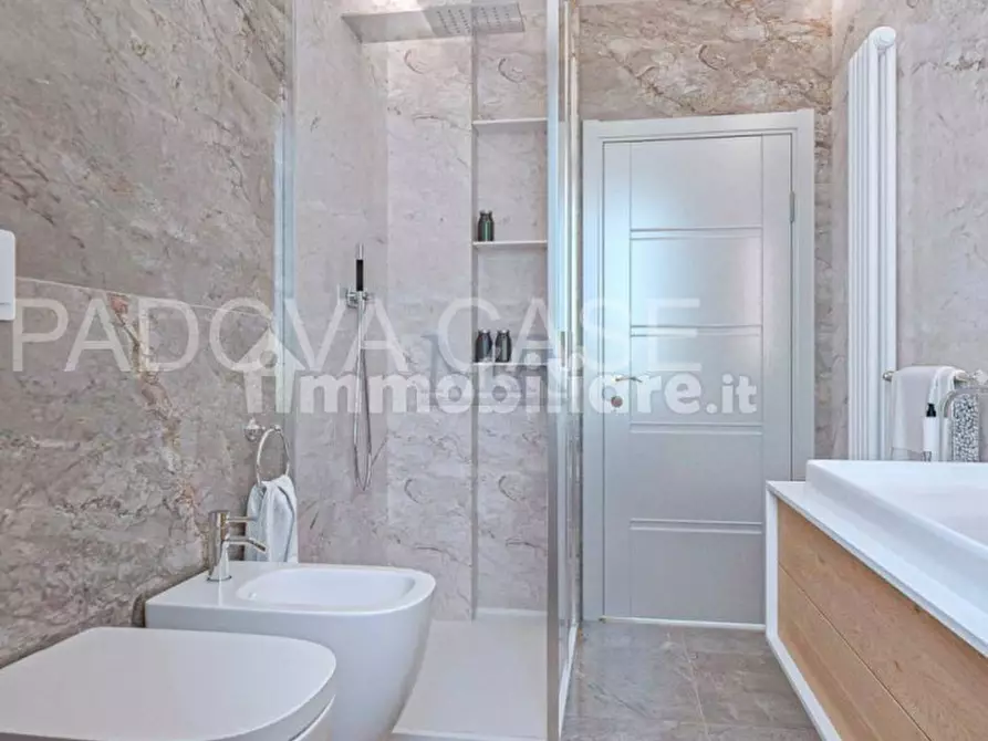 Immagine 15 di Appartamento in vendita  in via comino a Padova