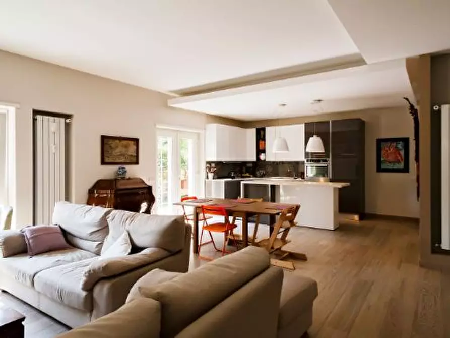 Immagine 1 di Appartamento in vendita  in via monte pelmo a Roma