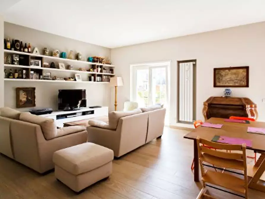 Immagine 4 di Appartamento in vendita  in via monte pelmo a Roma