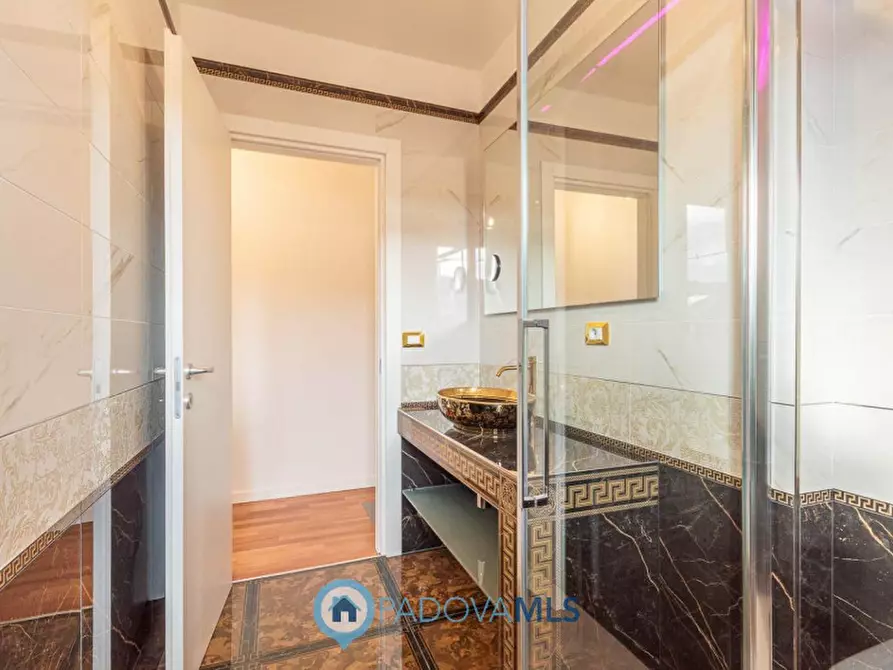 Immagine 14 di Appartamento in vendita  in Via Andrea Previtali a Abano Terme