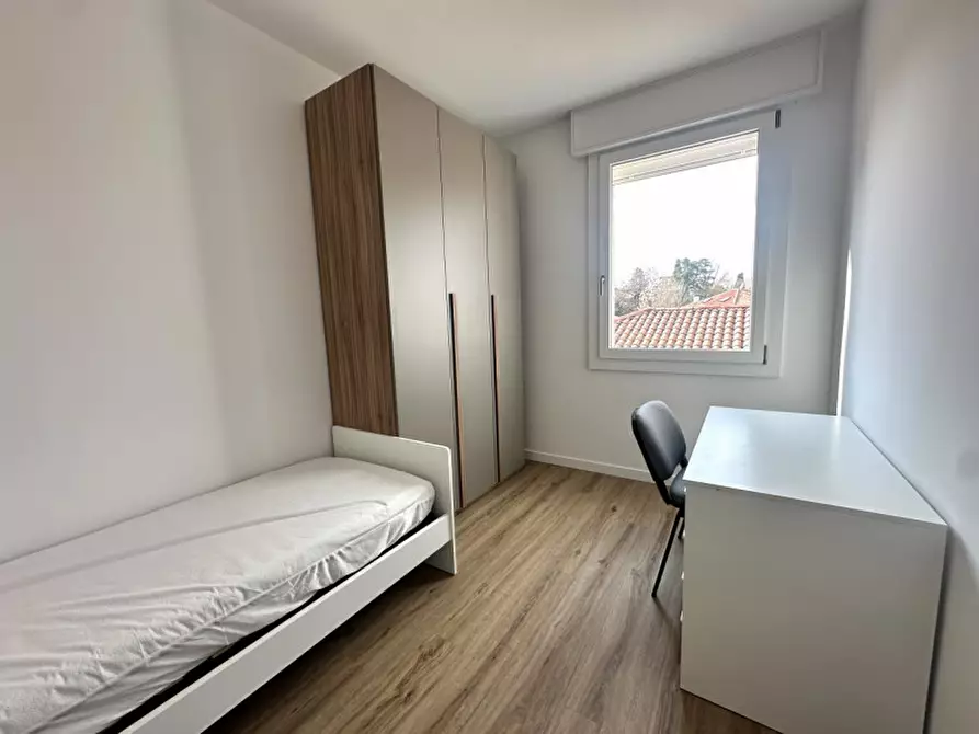 Immagine 1 di Camera in vendita  in Via Egidio Forcellini a Padova