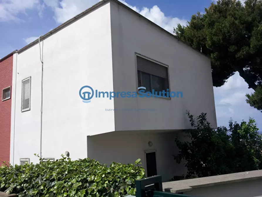 Immagine 2 di Villa in vendita  in Via Montenuovo Licola Patria a Pozzuoli