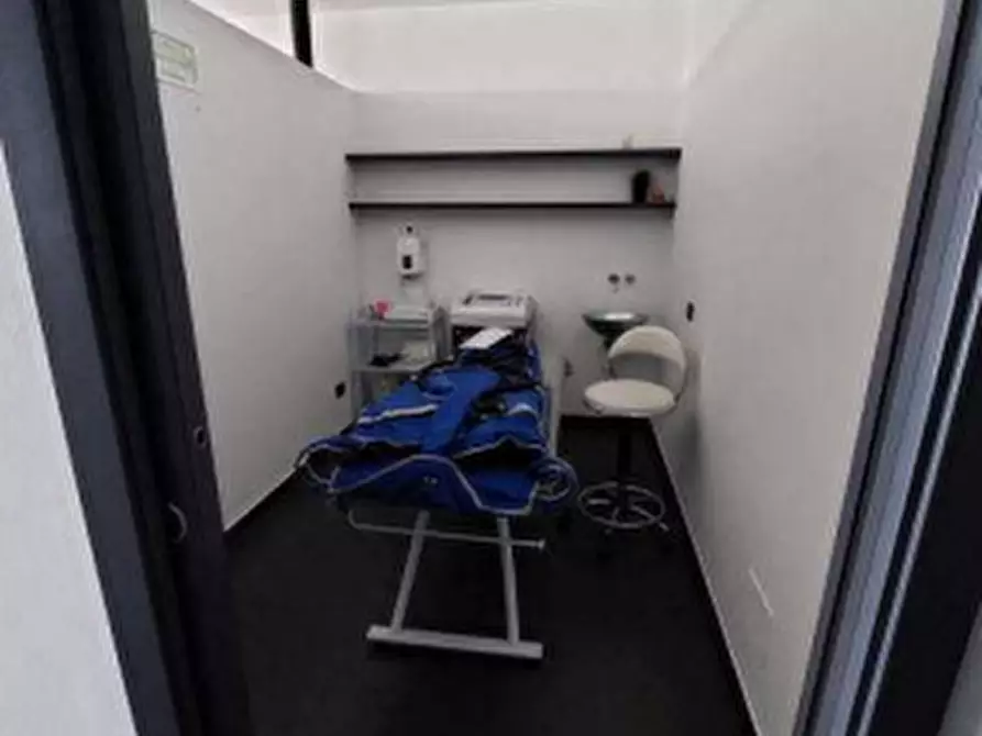 Immagine 6 di Negozio in vendita  in Viale Dolomiti, 48 a Ponte Nelle Alpi