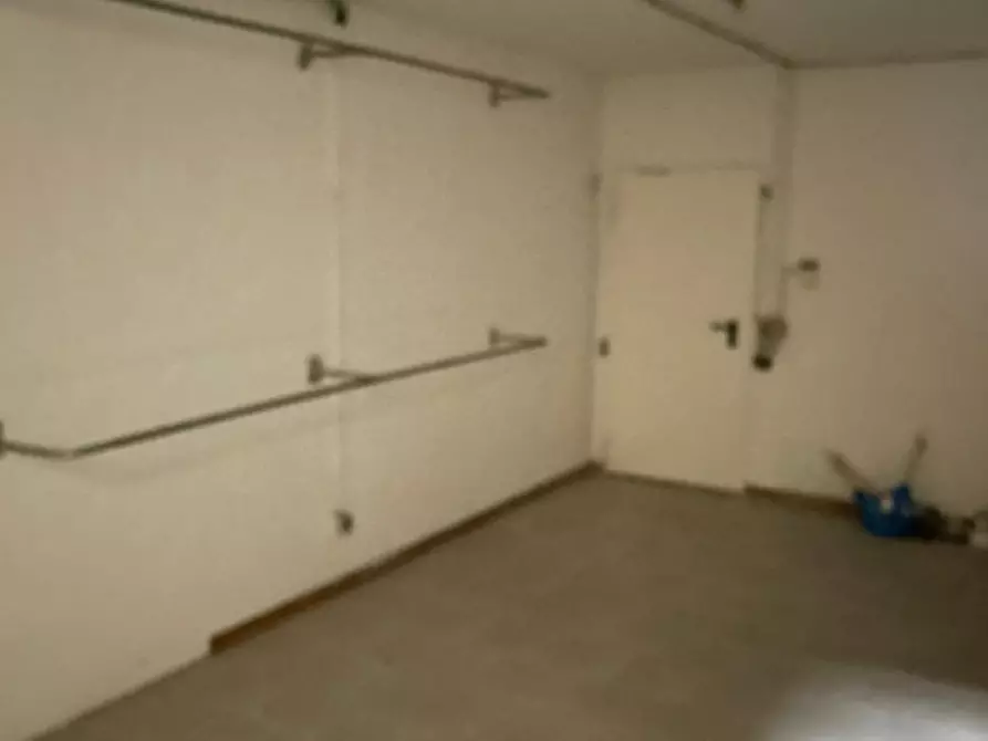 Immagine 4 di Negozio in affitto  in Piazza Giorgione a Castelfranco Veneto