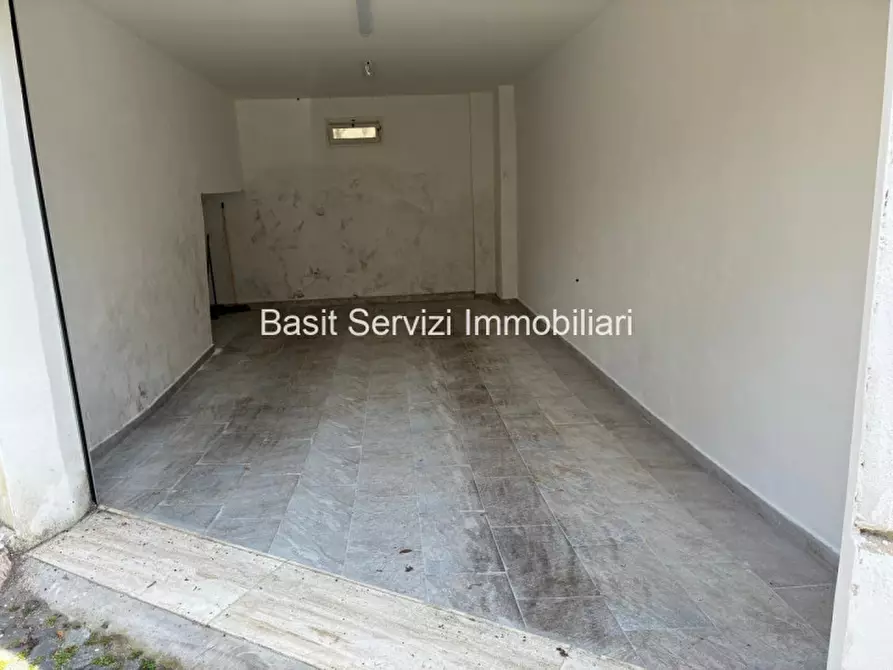 Immagine 2 di Garage in affitto  in Via Umberto Biancamano a Roma