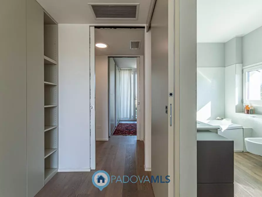 Immagine 45 di Villa in vendita  in via cappello, 1 a Noventa Padovana