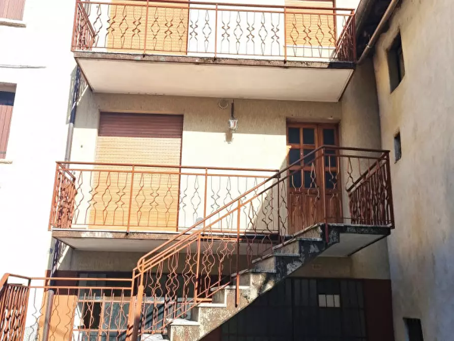 Immagine 1 di Villetta a schiera in vendita  a Valbrenta