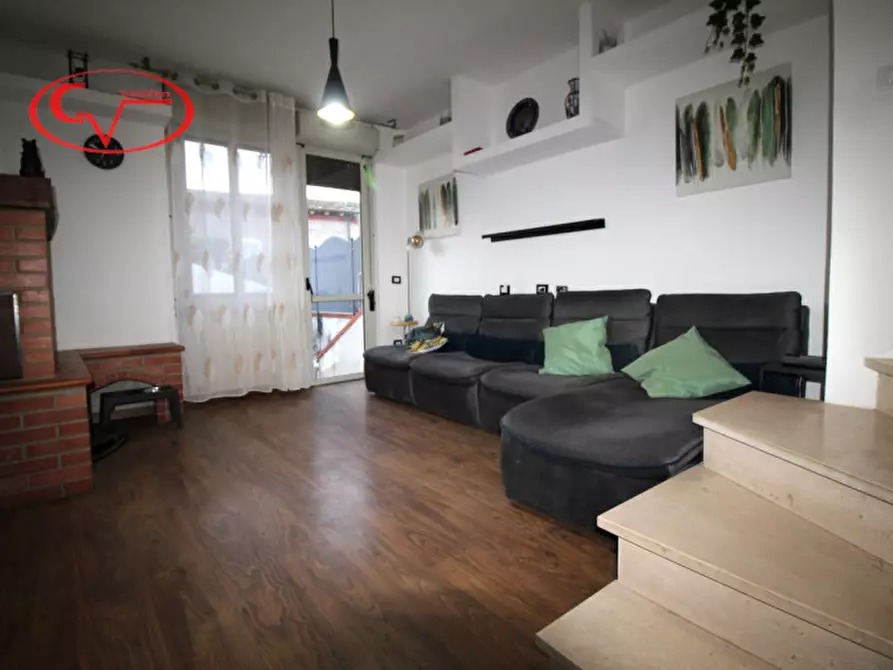 Immagine 1 di Villetta a schiera in vendita  in Via Roma a Castelfranco Piandiscò