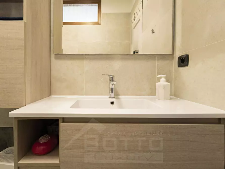 Immagine 25 di Appartamento in vendita  in via sotto i chiosi, 58 a Cannobio