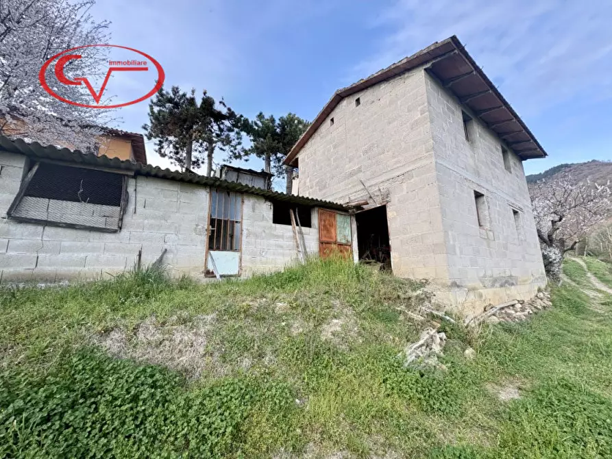 Immagine 6 di Magazzino in vendita  in Strada vicinale di Faeto a Loro Ciuffenna