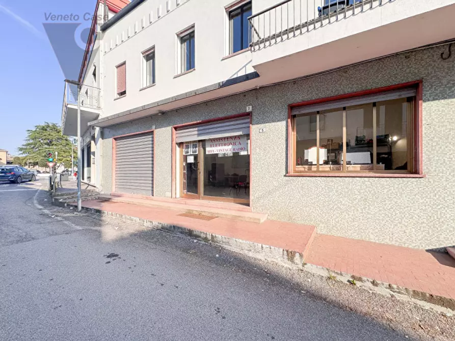 Immagine 3 di Negozio in affitto  a Stra