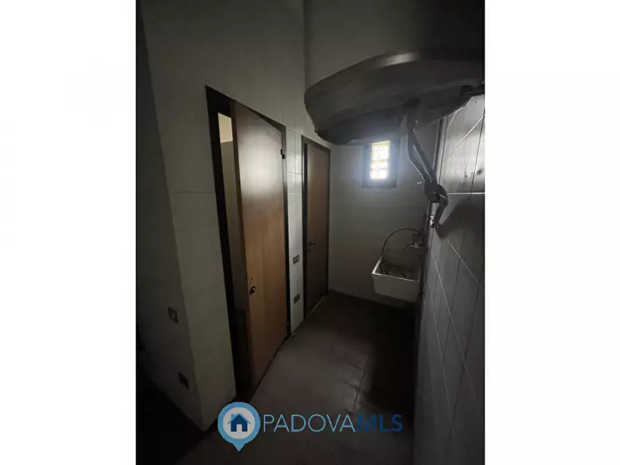 Immagine 9 di Capannone industriale in vendita  a Saccolongo