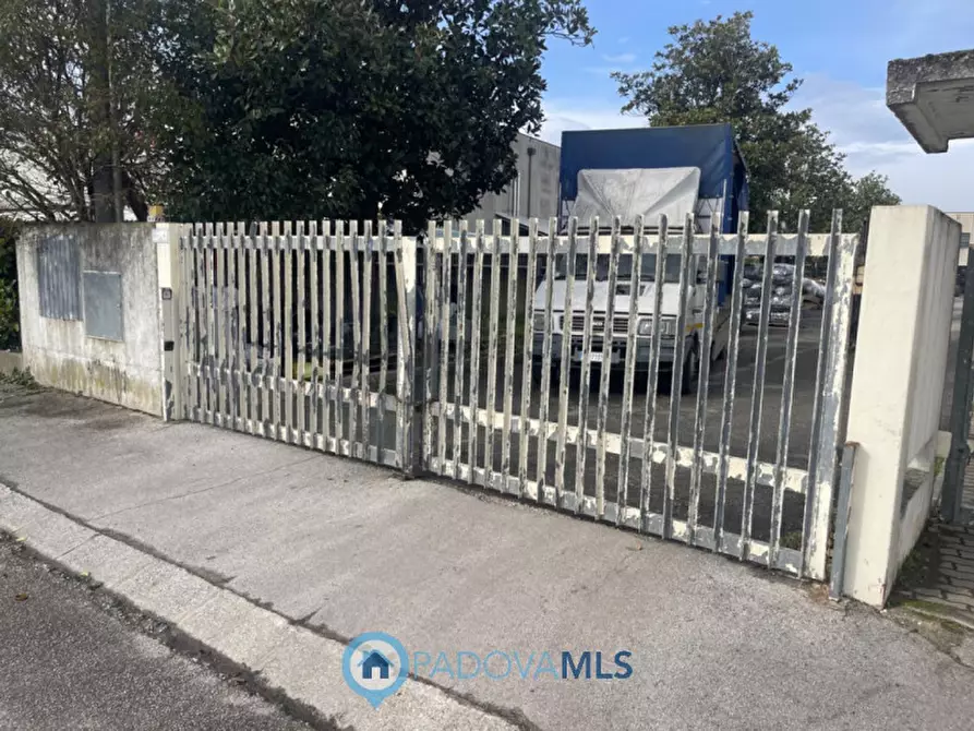 Immagine 38 di Capannone industriale in vendita  a Saccolongo