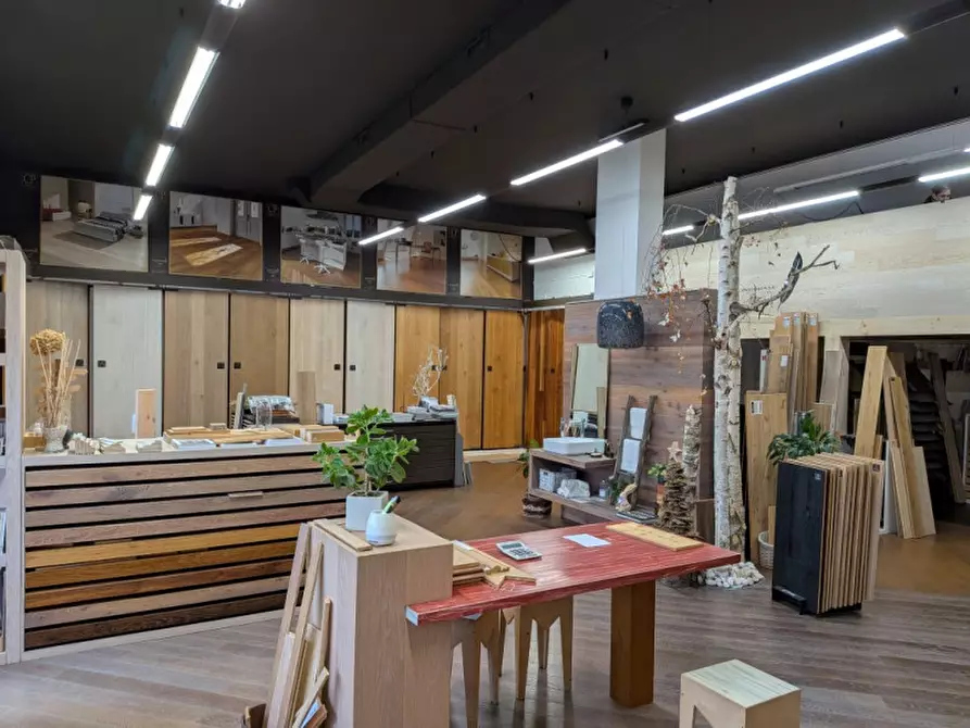 Immagine 8 di Negozio in affitto  in via valpantena, 18 a Verona