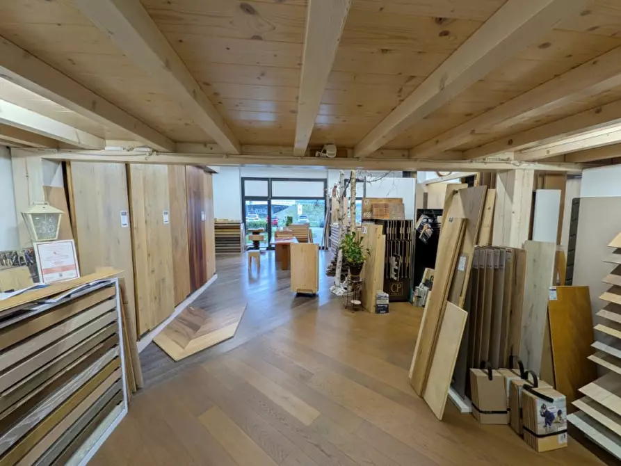 Immagine 13 di Negozio in affitto  in via valpantena, 18 a Verona