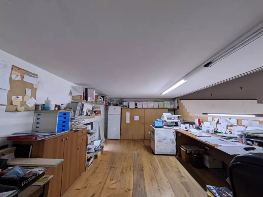 Immagine 17 di Negozio in affitto  in via valpantena, 18 a Verona