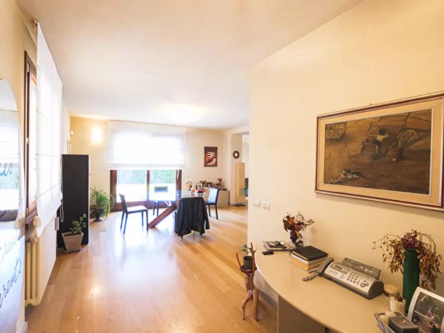 Immagine 1 di Villa in vendita  a Cesena