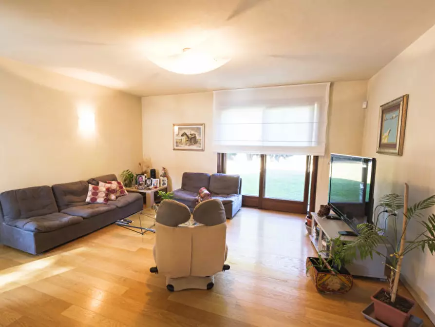 Immagine 3 di Villa in vendita  a Cesena