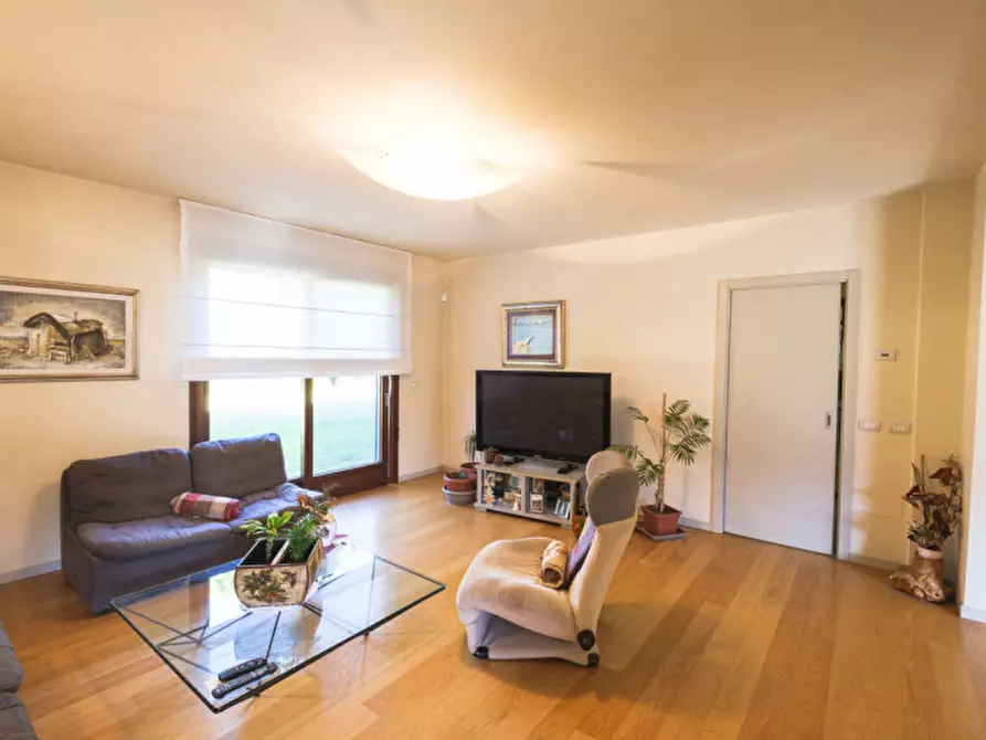 Immagine 4 di Villa in vendita  a Cesena