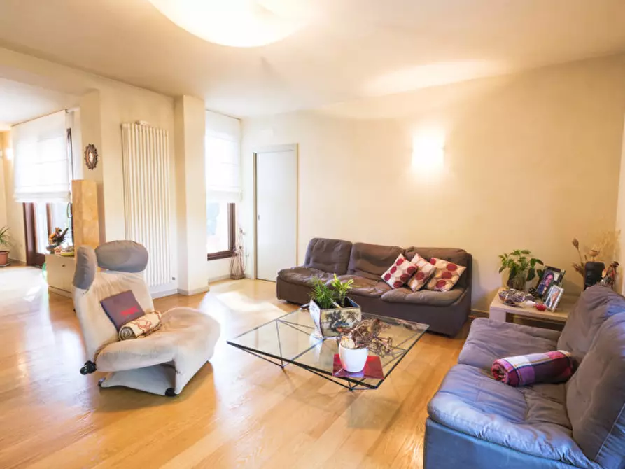 Immagine 5 di Villa in vendita  a Cesena