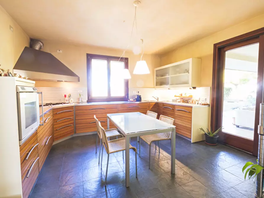 Immagine 6 di Villa in vendita  a Cesena