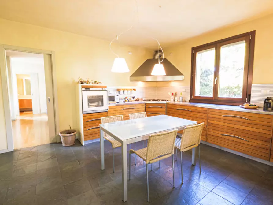 Immagine 7 di Villa in vendita  a Cesena