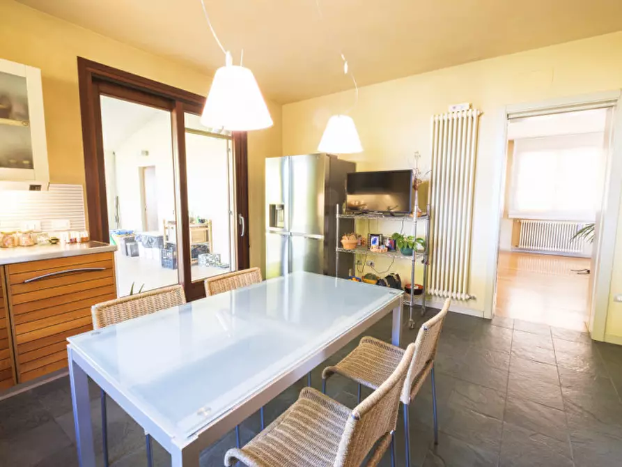 Immagine 8 di Villa in vendita  a Cesena