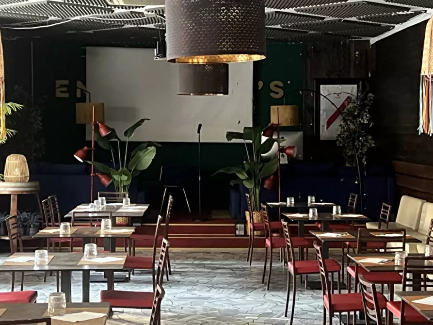 Immagine 5 di Negozio in vendita  in VIA DI NOVOLI a Firenze