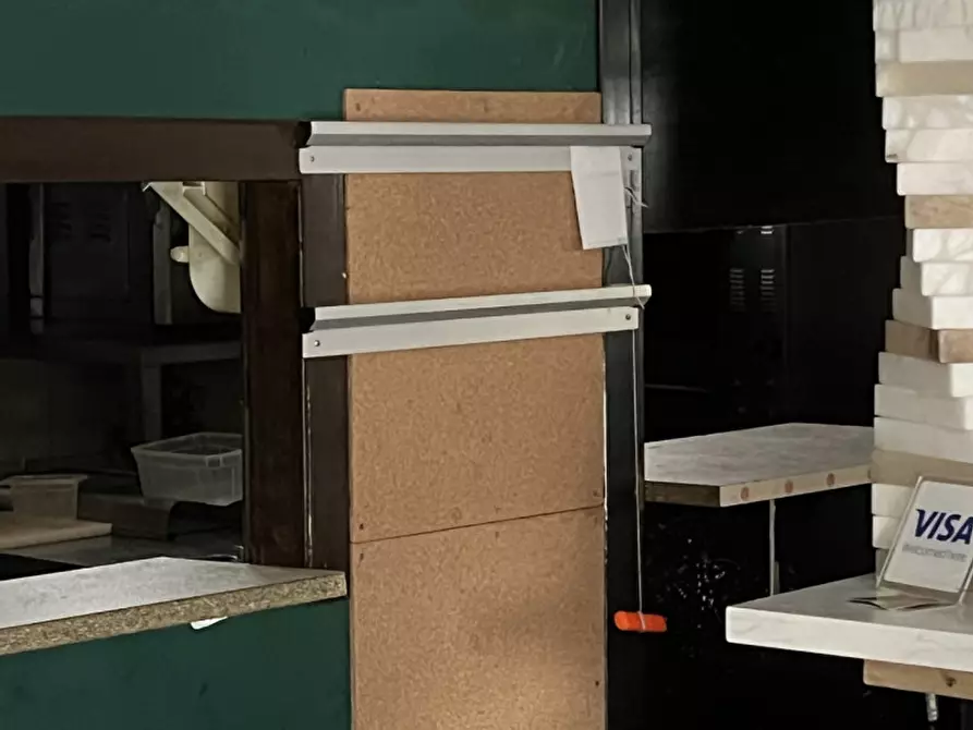 Immagine 7 di Negozio in vendita  in VIA DI NOVOLI a Firenze