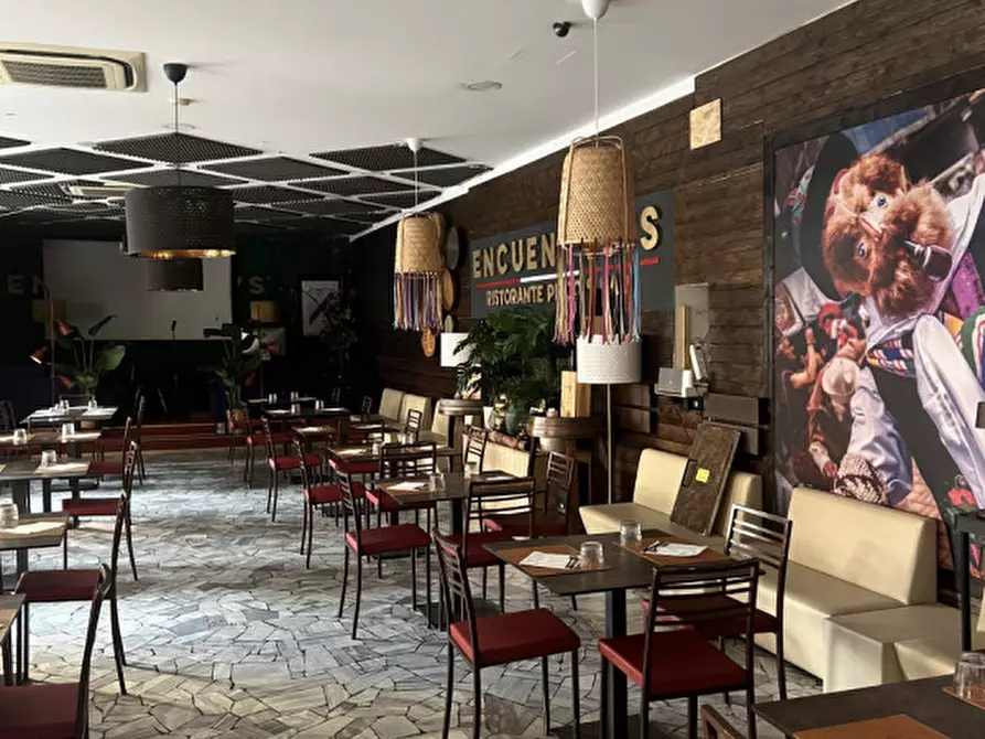 Immagine 8 di Negozio in vendita  in VIA DI NOVOLI a Firenze